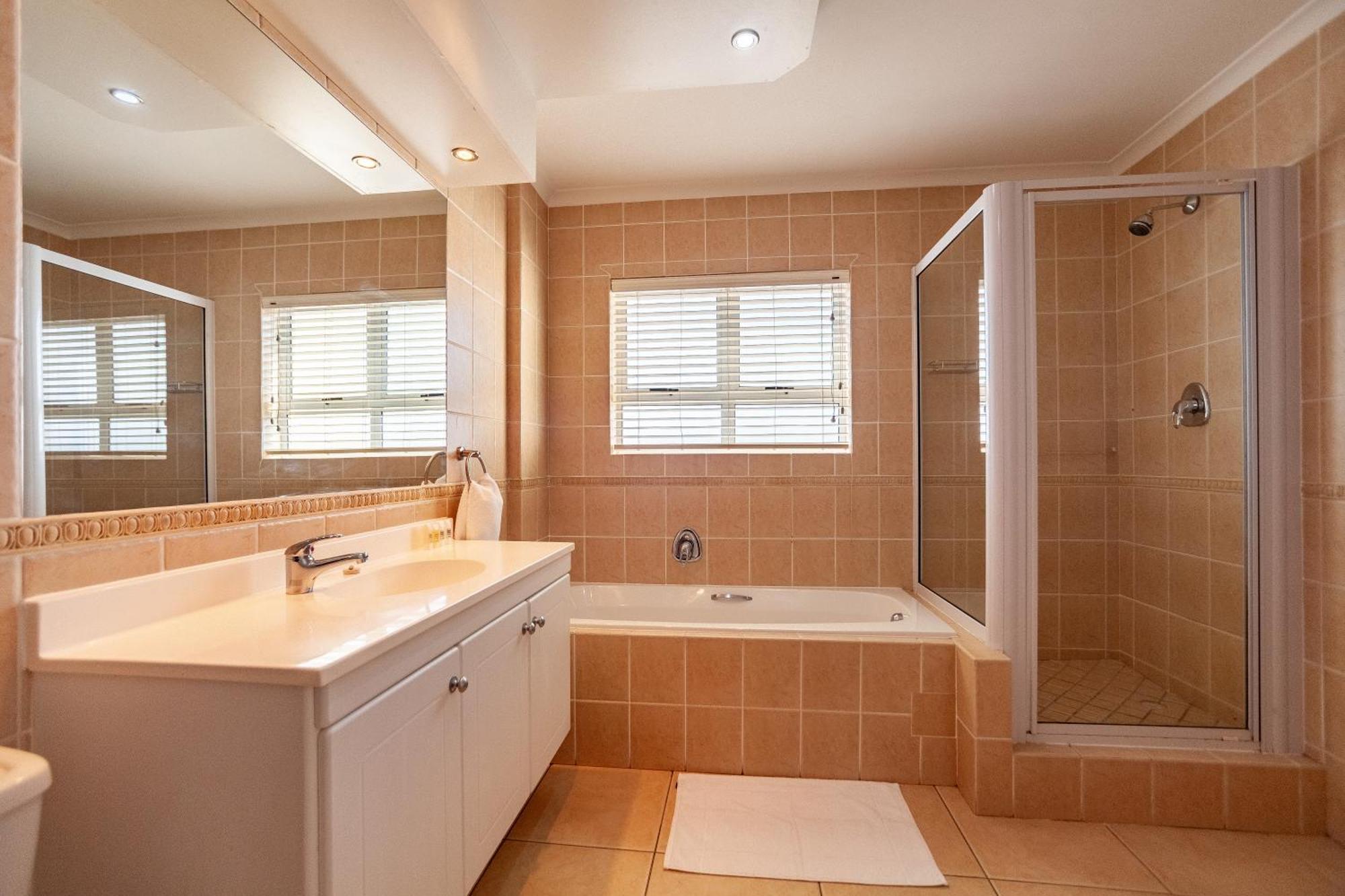 Luxury Ocean View Beachfront 2 Bed Apartment -206 The Waves, Blouberg, Cape Town Bloubergstrand Eksteriør bilde