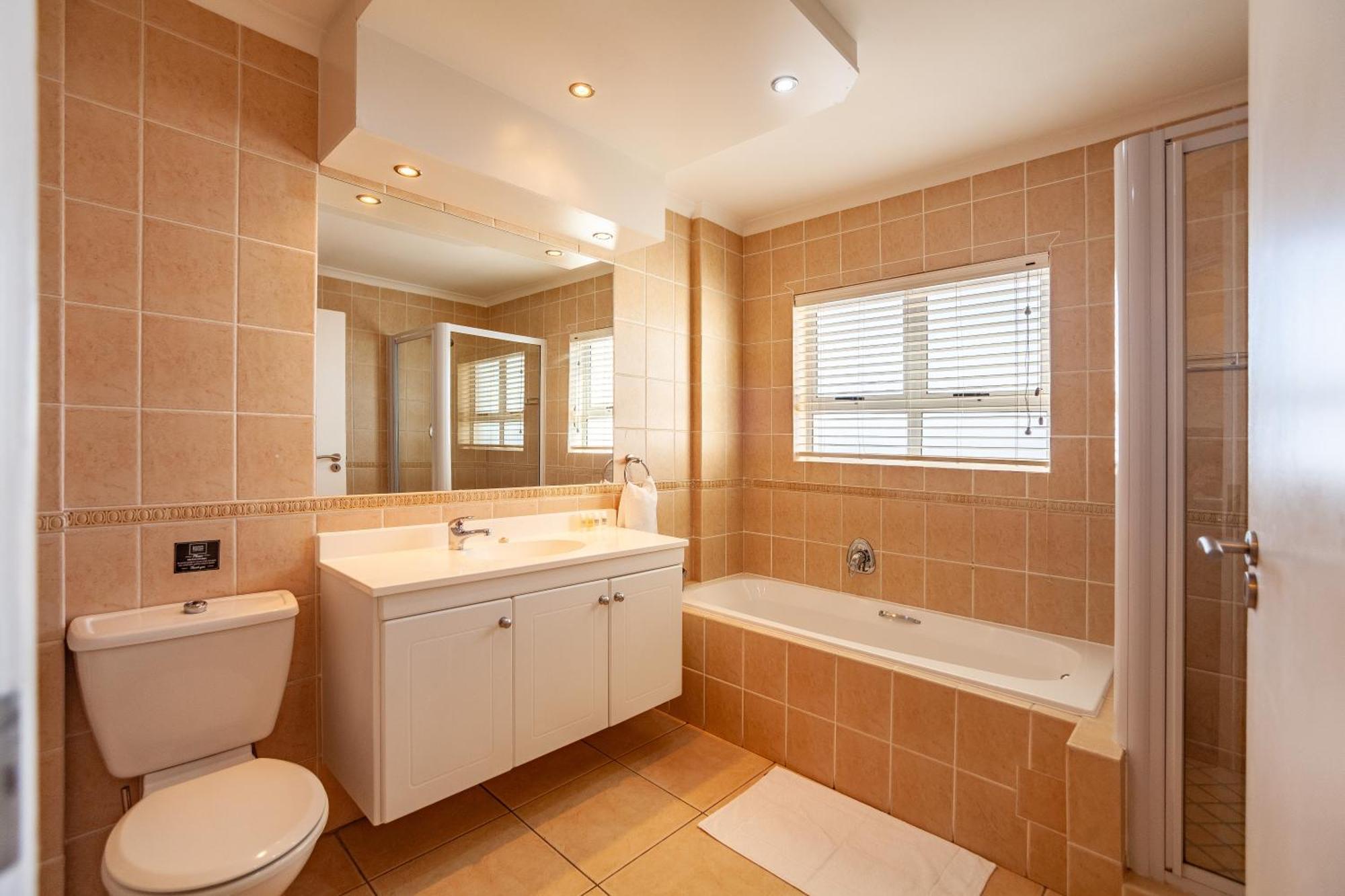 Luxury Ocean View Beachfront 2 Bed Apartment -206 The Waves, Blouberg, Cape Town Bloubergstrand Eksteriør bilde